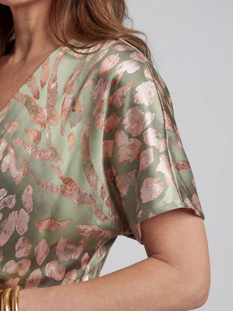 Giulia | Natural Elegance Midi Dress