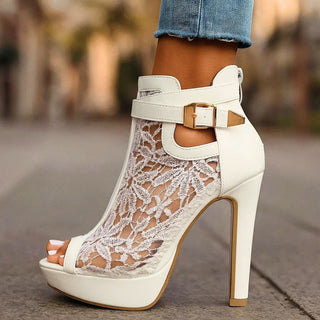 Liliana™ Elegant Lace Pumps
