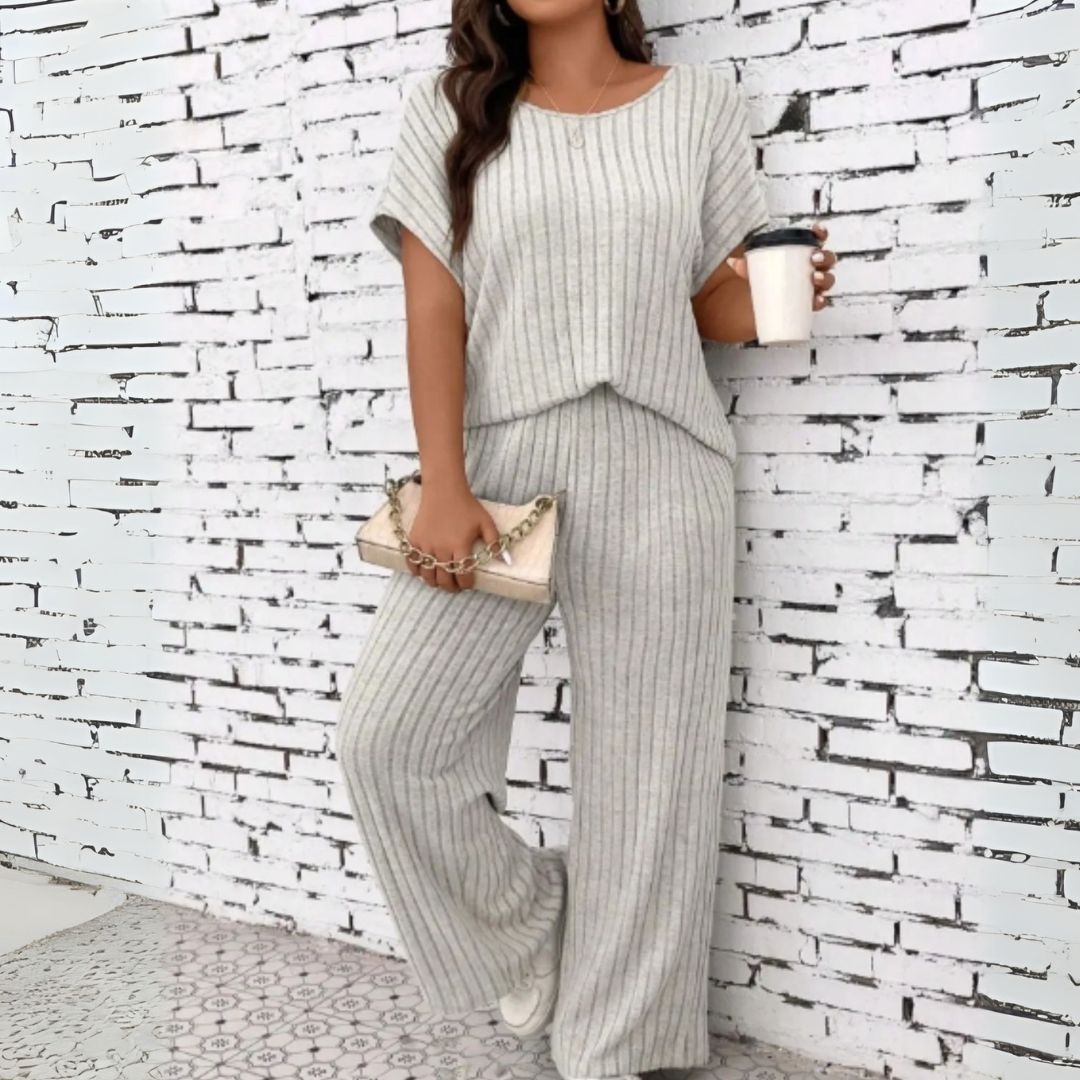 WAUNA™ - Casual Plus Size Short-Sleeve Top and Pants Set