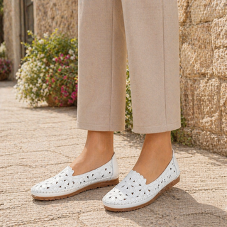 ANNE - Comfortable Lightweight Fashionable Shoes with Cut-Outs