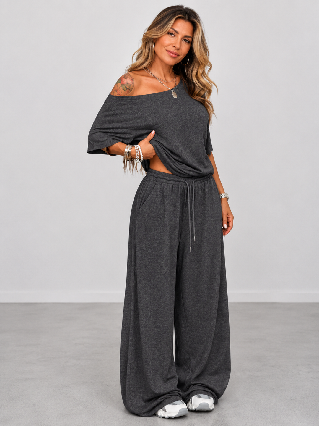 Emilia™ | Set with Top and Wide Trousers