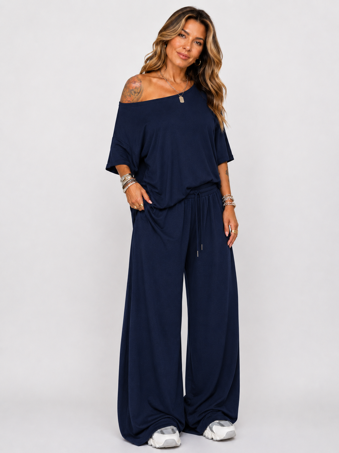 Emilia™ | Set with Top and Wide Trousers