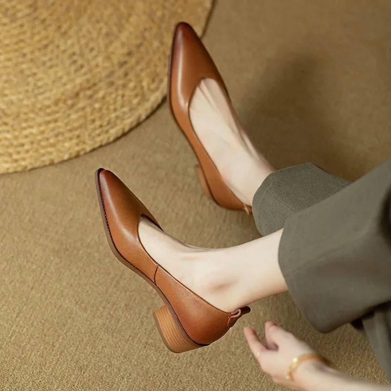 HELEN™ | Classic Pumps