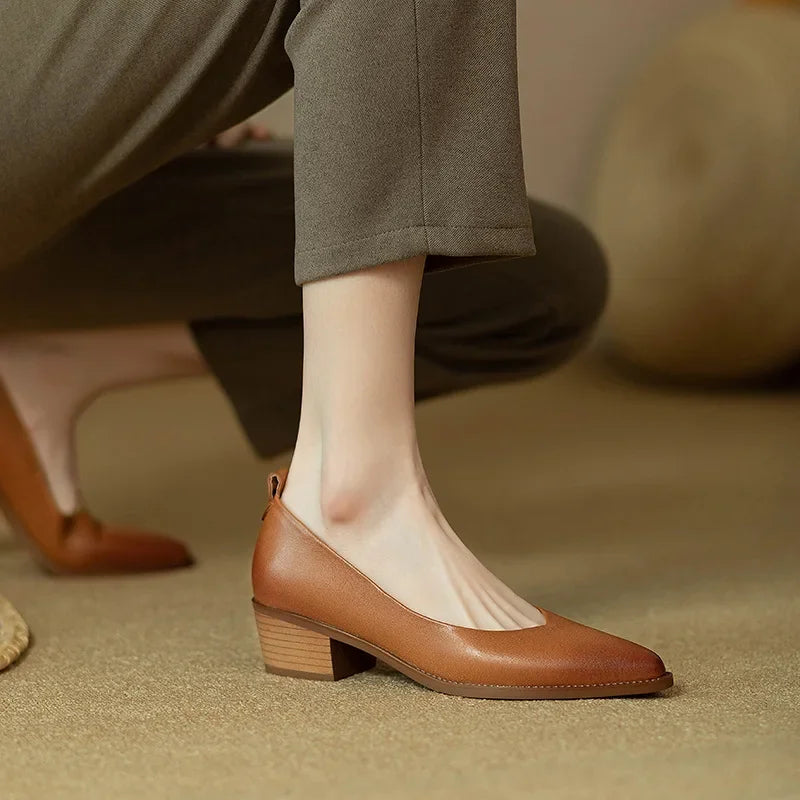 HELEN™ | Classic Pumps