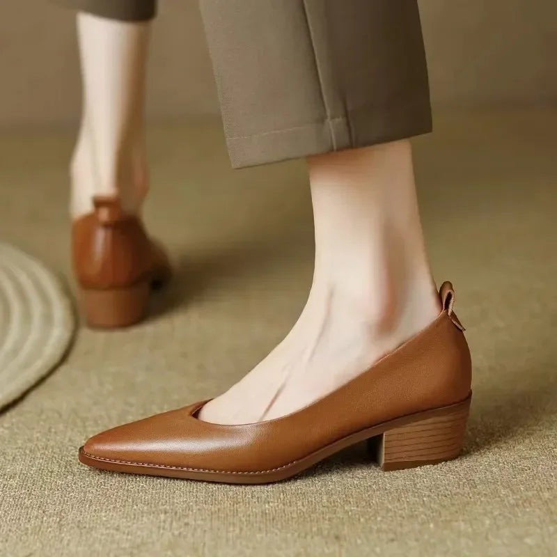 HELEN™ | Classic Pumps