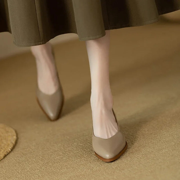 HELEN™ | Classic Pumps