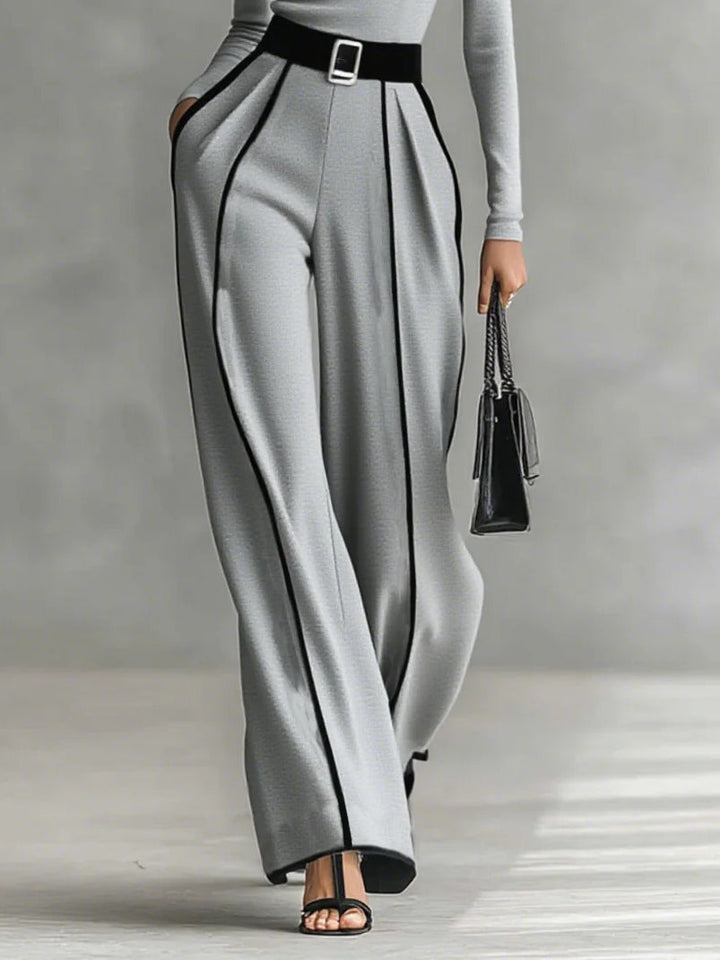 Vera™ - Elegant Set with Contrast Details